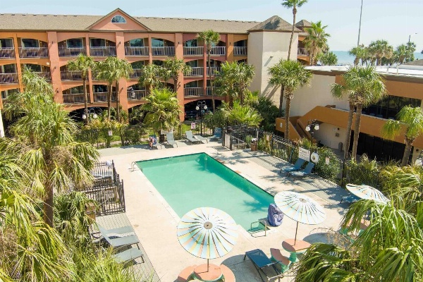 Beachfront Palms Hotel image 1