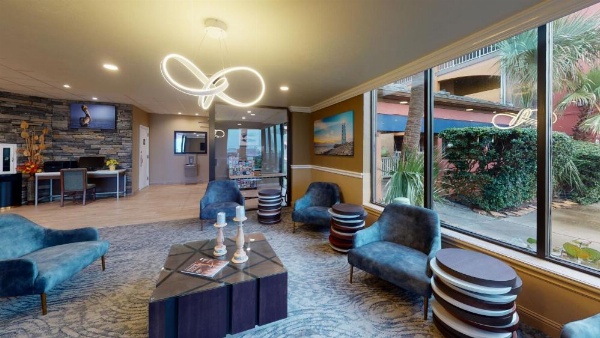 Beachfront Palms Hotel image 10