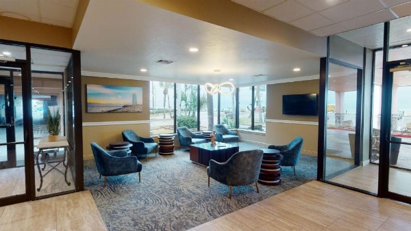 Beachfront Palms Hotel image 12