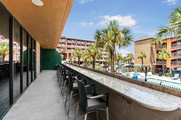 Beachfront Palms Hotel image 16