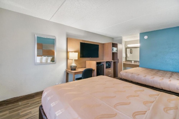 Beachfront Palms Hotel image 28